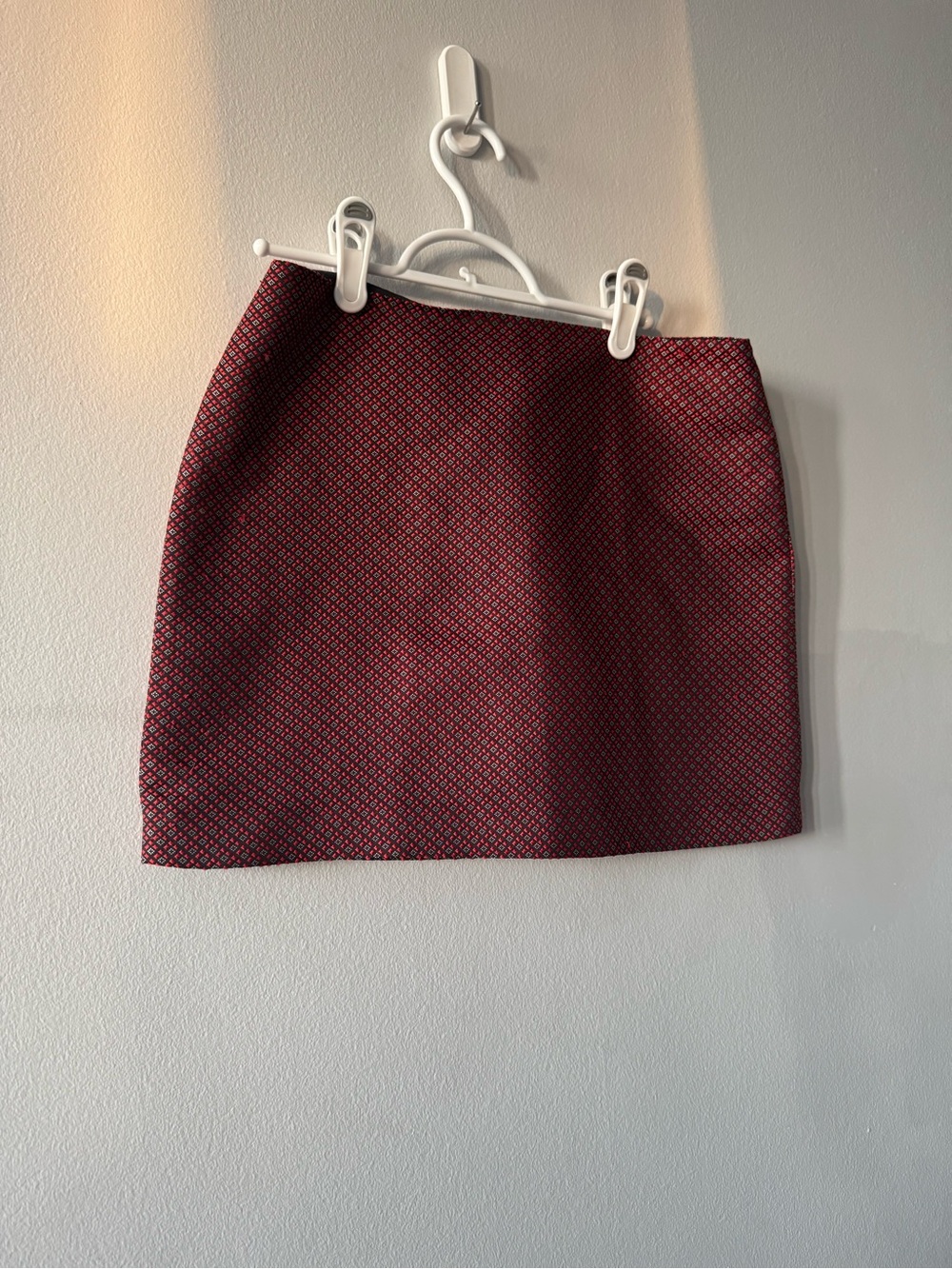 Club Monaco Burgundy Patterned Pencil Skirt